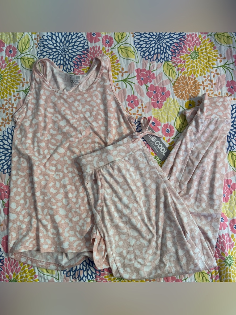 NWT medium pink 32 degrees women’s pajama set